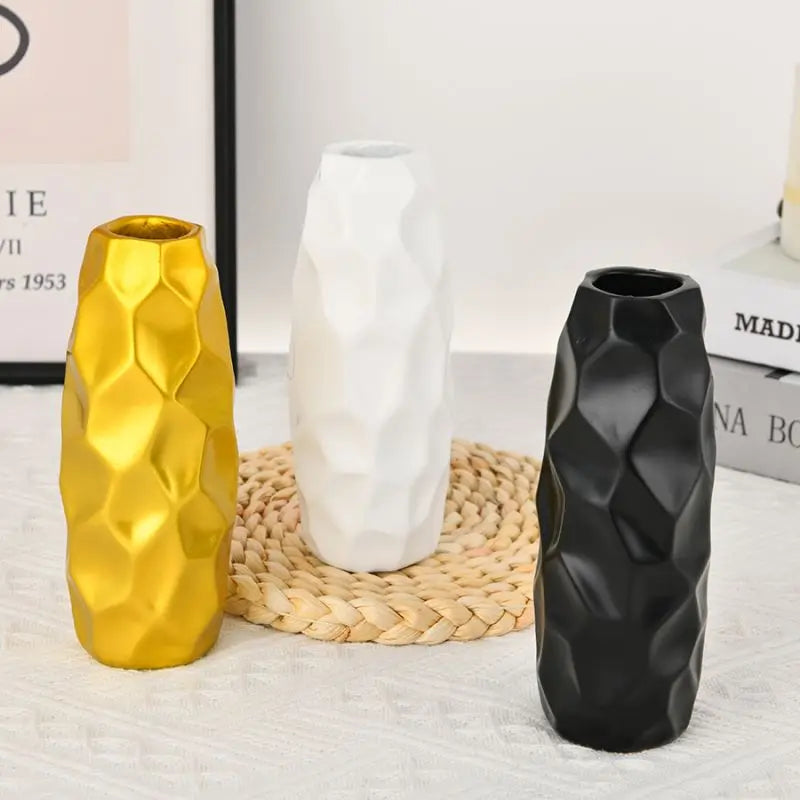 Resin vase for modern home décor, round vase for decoration, ceramic vase minimalist scandinavian style wedding dining table liv