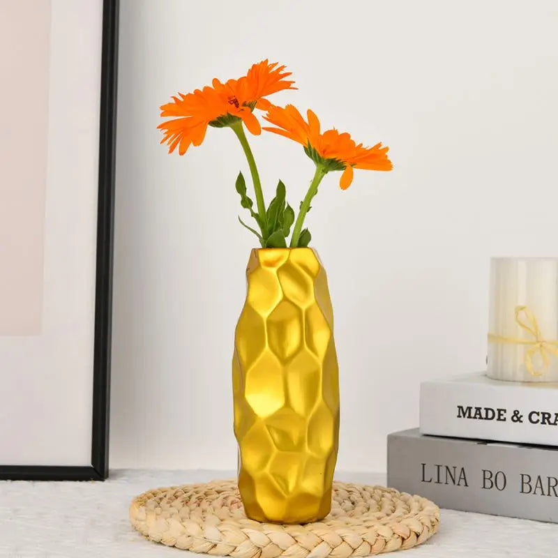 Resin vase for modern home décor, round vase for decoration, ceramic vase minimalist scandinavian style wedding dining table liv
